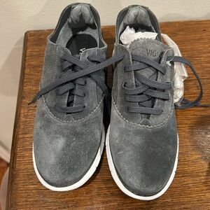 Vionic Dress Sneaker